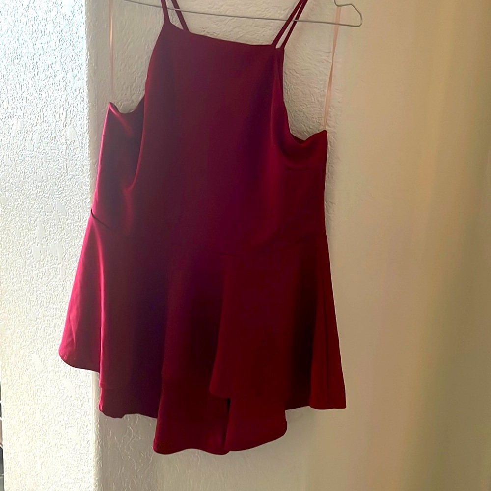 Cute burgundy shirt Hi low.